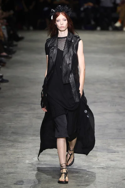 Look 27